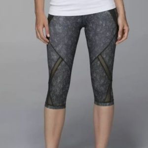 Lululemon Wunder Under Crop - Sz 6